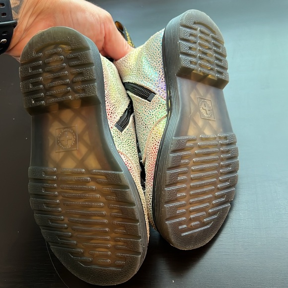 Kids Dr. Marten’s boots - Picture 3 of 4